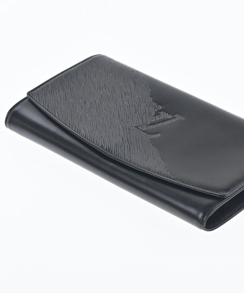 LOUIS VUITTON คลัตช์