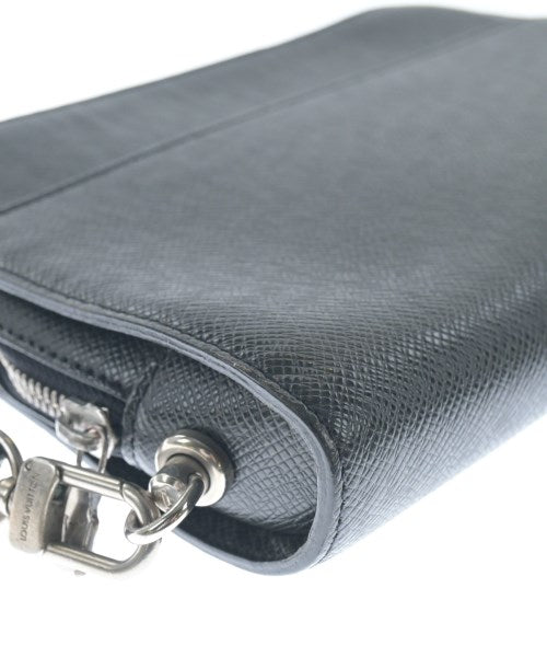 LOUIS VUITTON คลัตช์