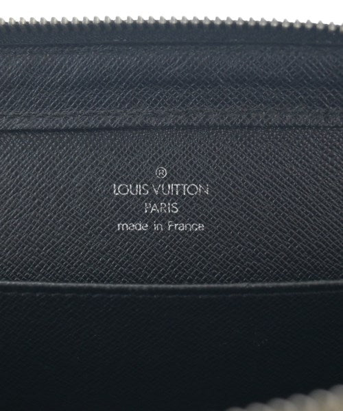 LOUIS VUITTON คลัตช์