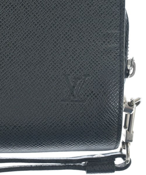 LOUIS VUITTON คลัตช์