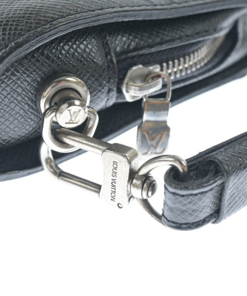 LOUIS VUITTON คลัตช์