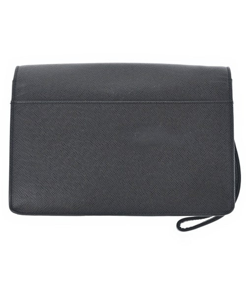 LOUIS VUITTON คลัตช์