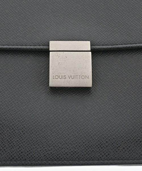 LOUIS VUITTON คลัตช์