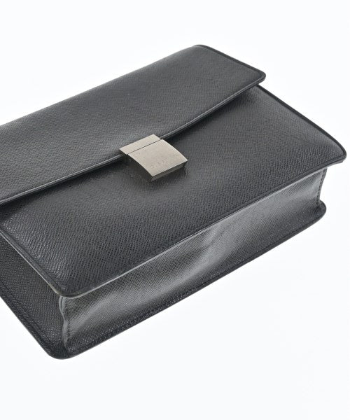 LOUIS VUITTON คลัตช์