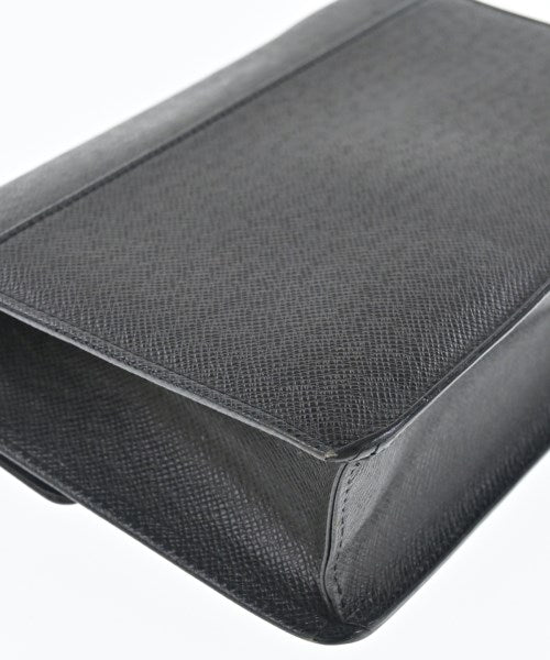 LOUIS VUITTON คลัตช์