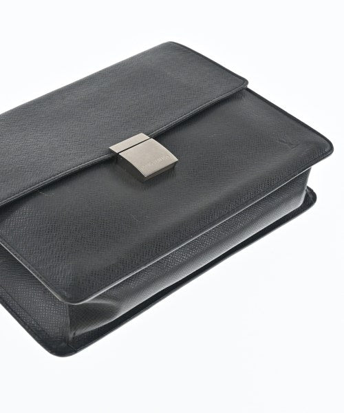 LOUIS VUITTON คลัตช์