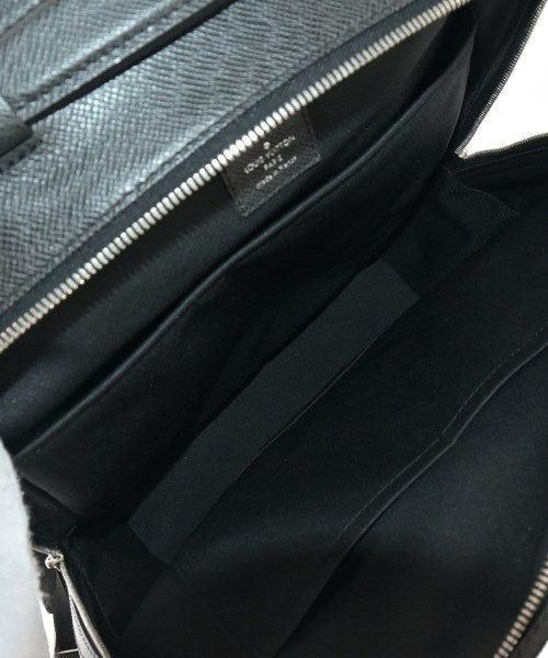 LOUIS VUITTON เป้สะพายหลัง