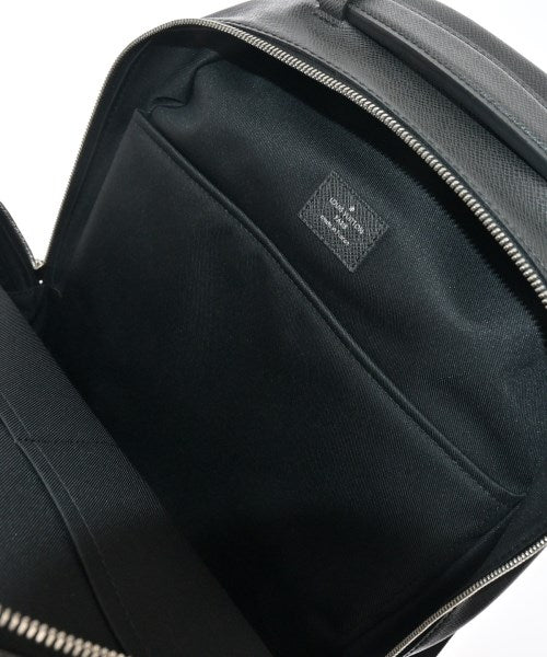 LOUIS VUITTON เป้สะพายหลัง