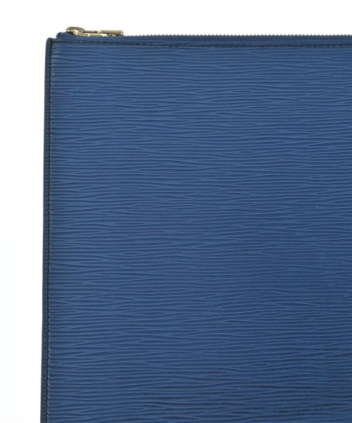 LOUIS VUITTON คลัตช์