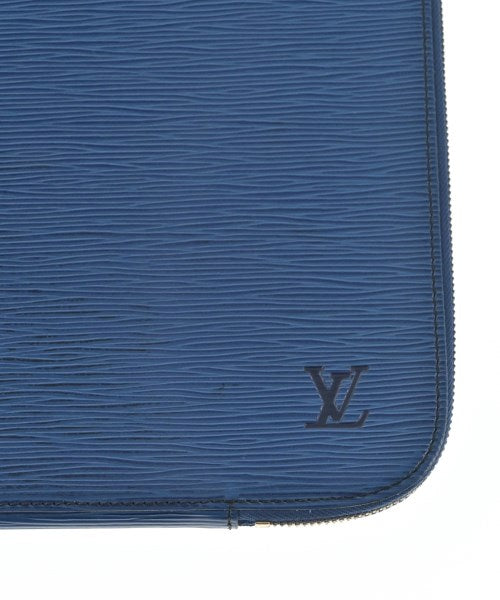 LOUIS VUITTON คลัตช์