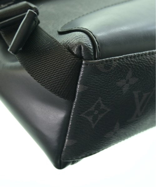 LOUIS VUITTON กระเป๋าสะพาย