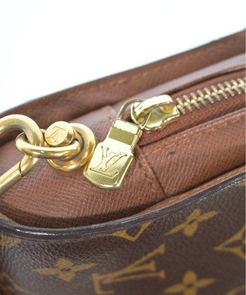 LOUIS VUITTON คลัตช์