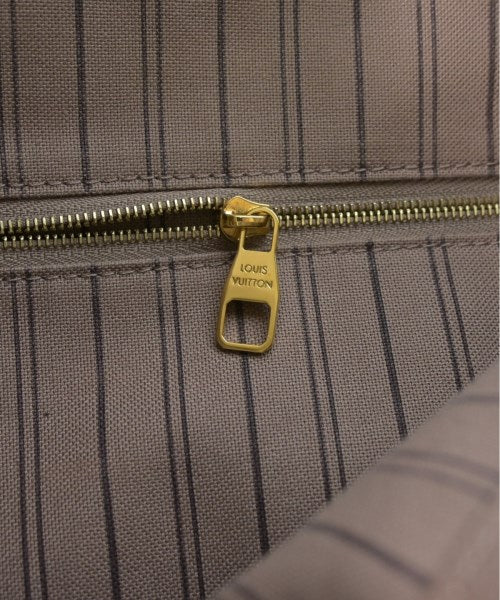 LOUIS VUITTON กระเป๋าสะพาย