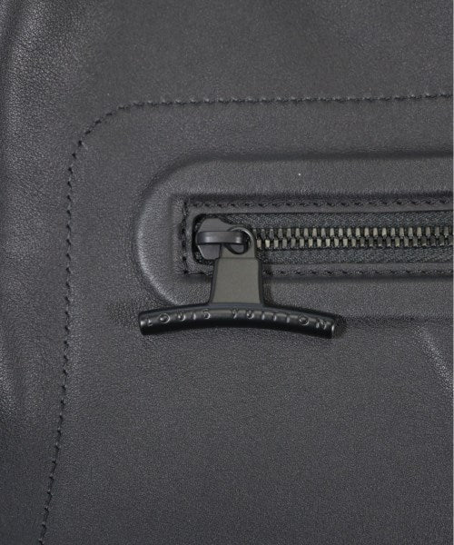 LOUIS VUITTON เป้สะพายหลัง