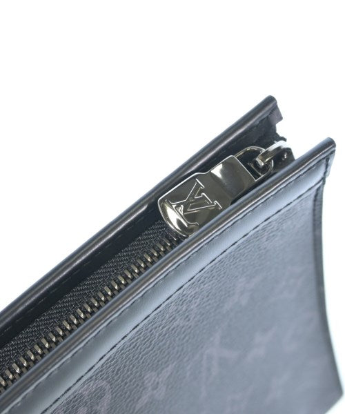 LOUIS VUITTON คลัตช์