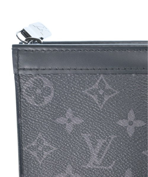 LOUIS VUITTON คลัตช์