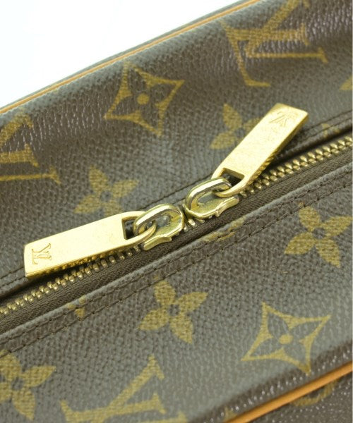LOUIS VUITTON กระเป๋าสะพาย
