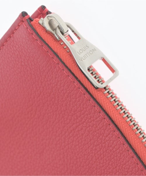 LOUIS VUITTON คลัตช์