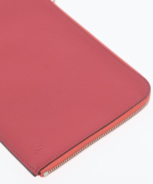 LOUIS VUITTON คลัตช์