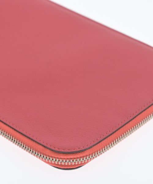 LOUIS VUITTON คลัตช์