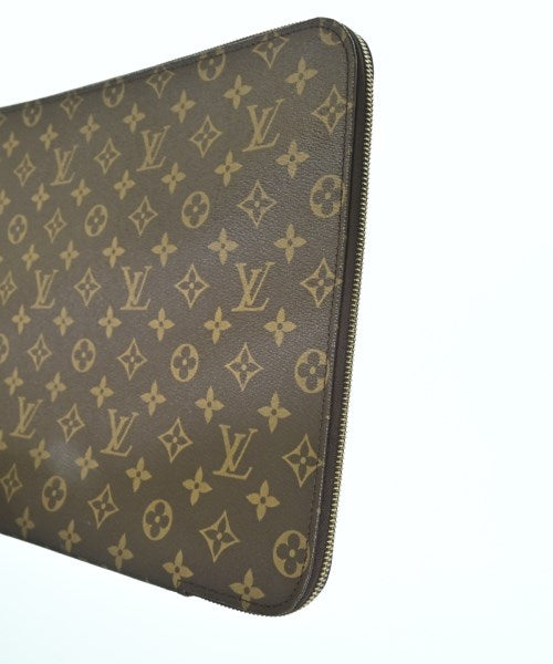 LOUIS VUITTON คลัตช์
