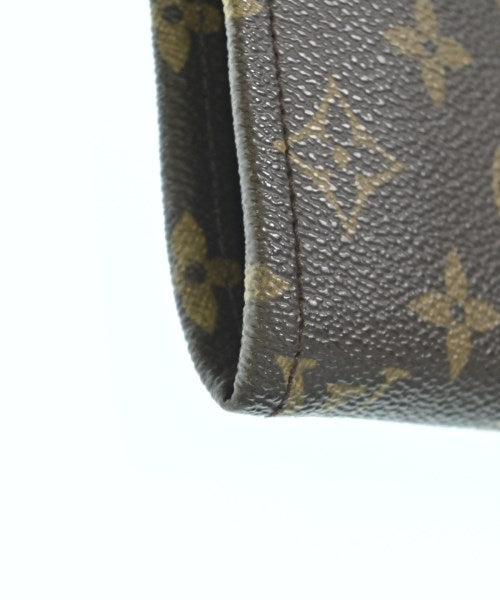 LOUIS VUITTON คลัตช์
