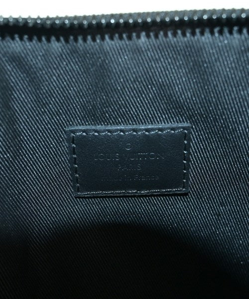 LOUIS VUITTON คลัตช์