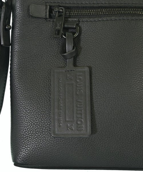 LOUIS VUITTON คลัตช์