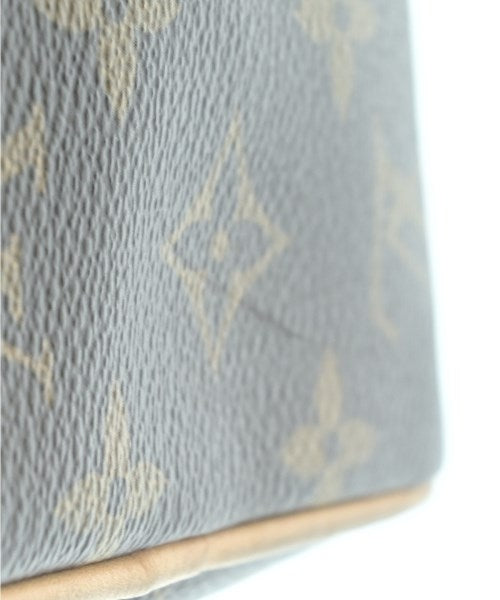 LOUIS VUITTON คลัตช์