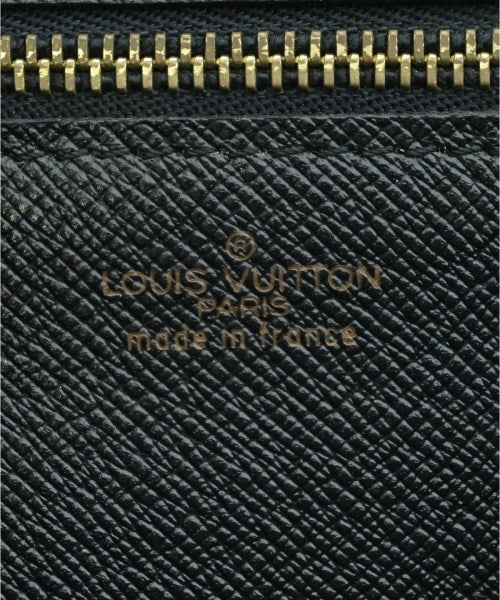 LOUIS VUITTON คลัตช์