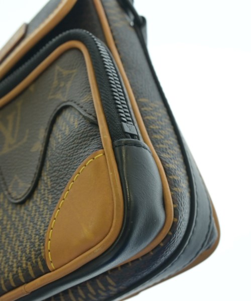 LOUIS VUITTON กระเป๋าสะพาย
