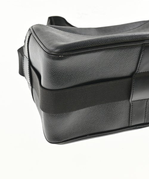 LOUIS VUITTON กระเป๋าสะพาย