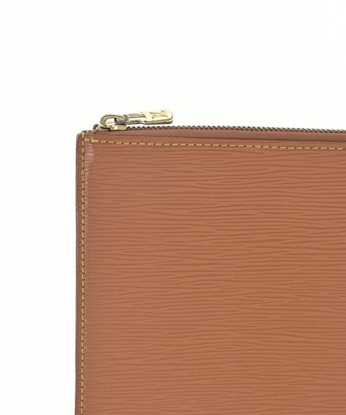 LOUIS VUITTON คลัตช์
