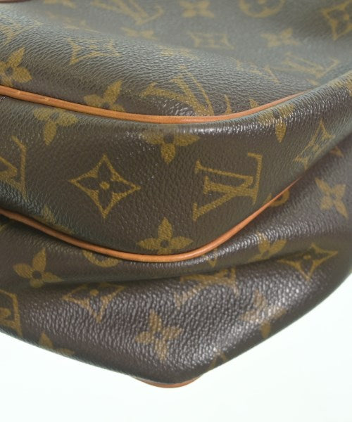 LOUIS VUITTON กระเป๋าสะพาย
