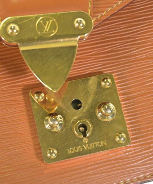 LOUIS VUITTON คลัตช์