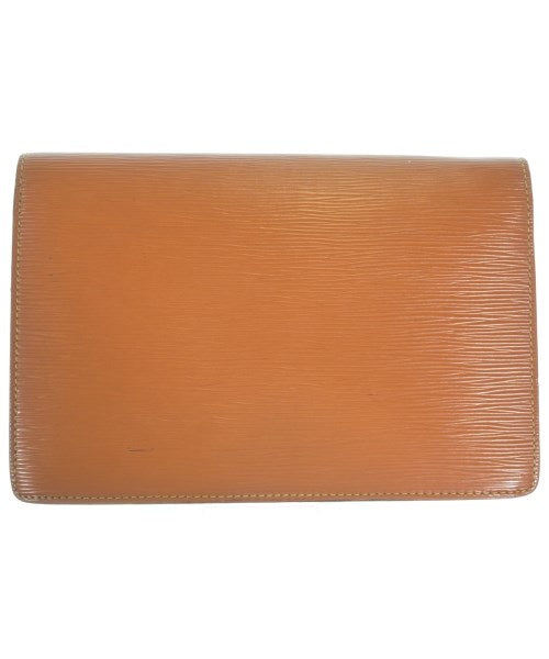 LOUIS VUITTON คลัตช์