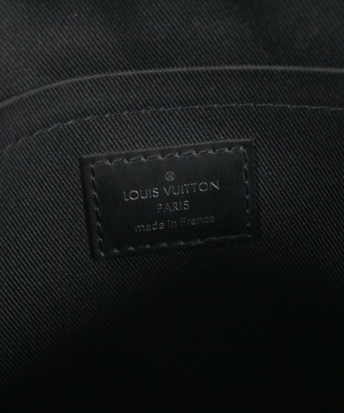 LOUIS VUITTON คลัตช์