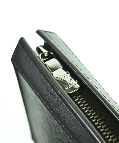 LOUIS VUITTON คลัตช์