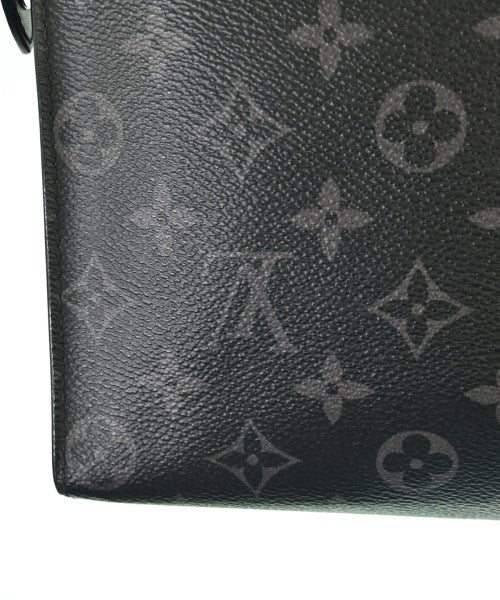 LOUIS VUITTON คลัตช์