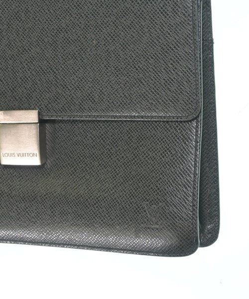 LOUIS VUITTON คลัตช์