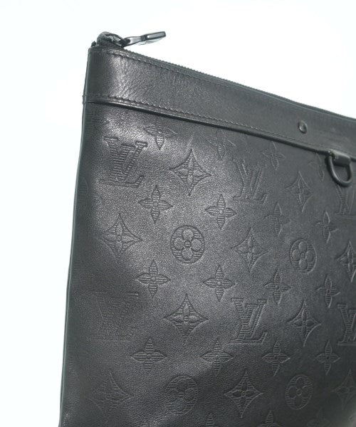 LOUIS VUITTON คลัตช์