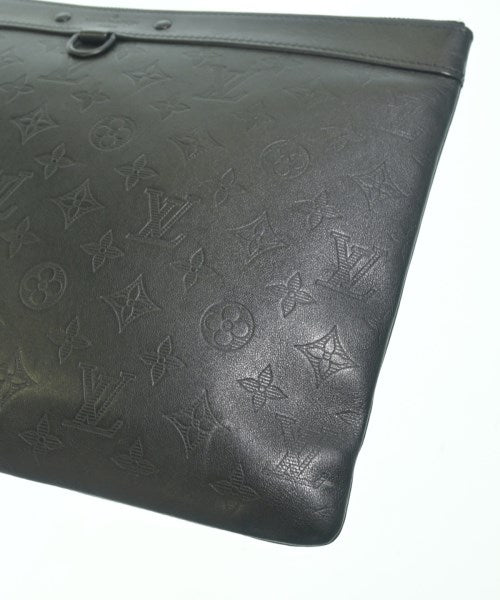 LOUIS VUITTON คลัตช์