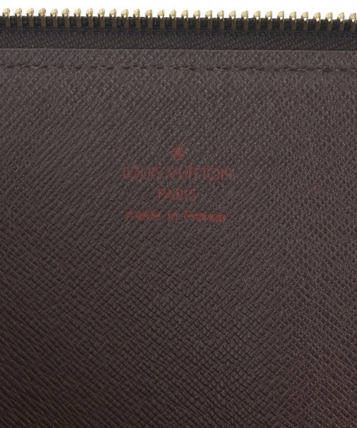 LOUIS VUITTON คลัตช์