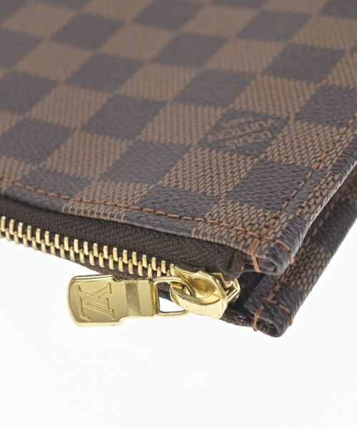 LOUIS VUITTON คลัตช์
