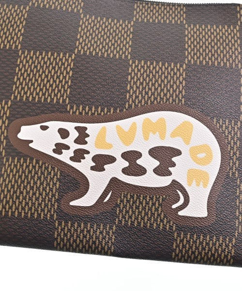 LOUIS VUITTON คลัตช์