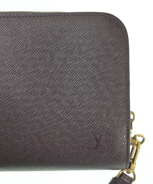 LOUIS VUITTON คลัตช์