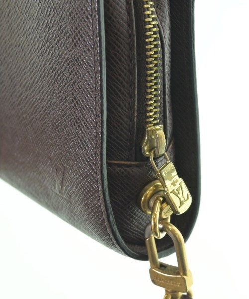 LOUIS VUITTON คลัตช์