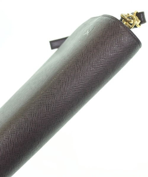 LOUIS VUITTON คลัตช์