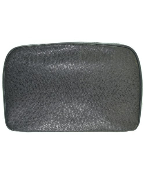 LOUIS VUITTON คลัตช์