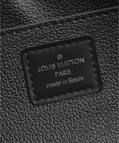 LOUIS VUITTON คลัตช์
